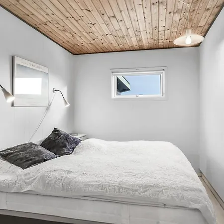 Nilia - 250m From The Sea By Interhome *